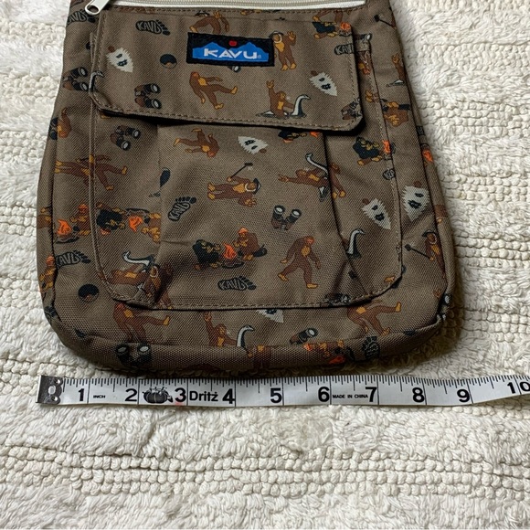 Kavu Sasquatch Bigfoot For Keeps Crossbody Purse Bag - Picture 9 of 12